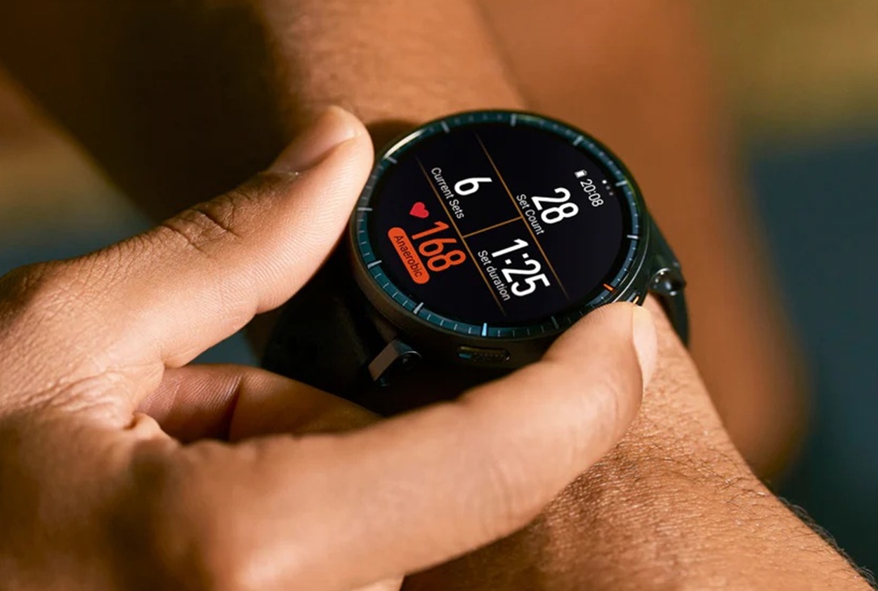 Представлены часы Amazfit Active Max с автономностью до 25 дней