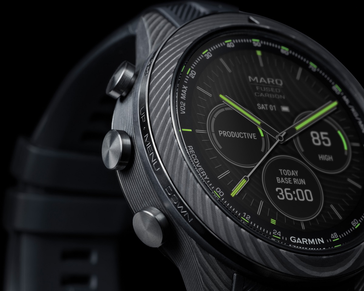 смарт-часы Garmin MARQ Carbon Edition