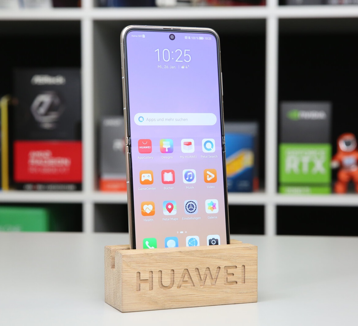 В Европе представлен складной смартфон Huawei P50 Pocket