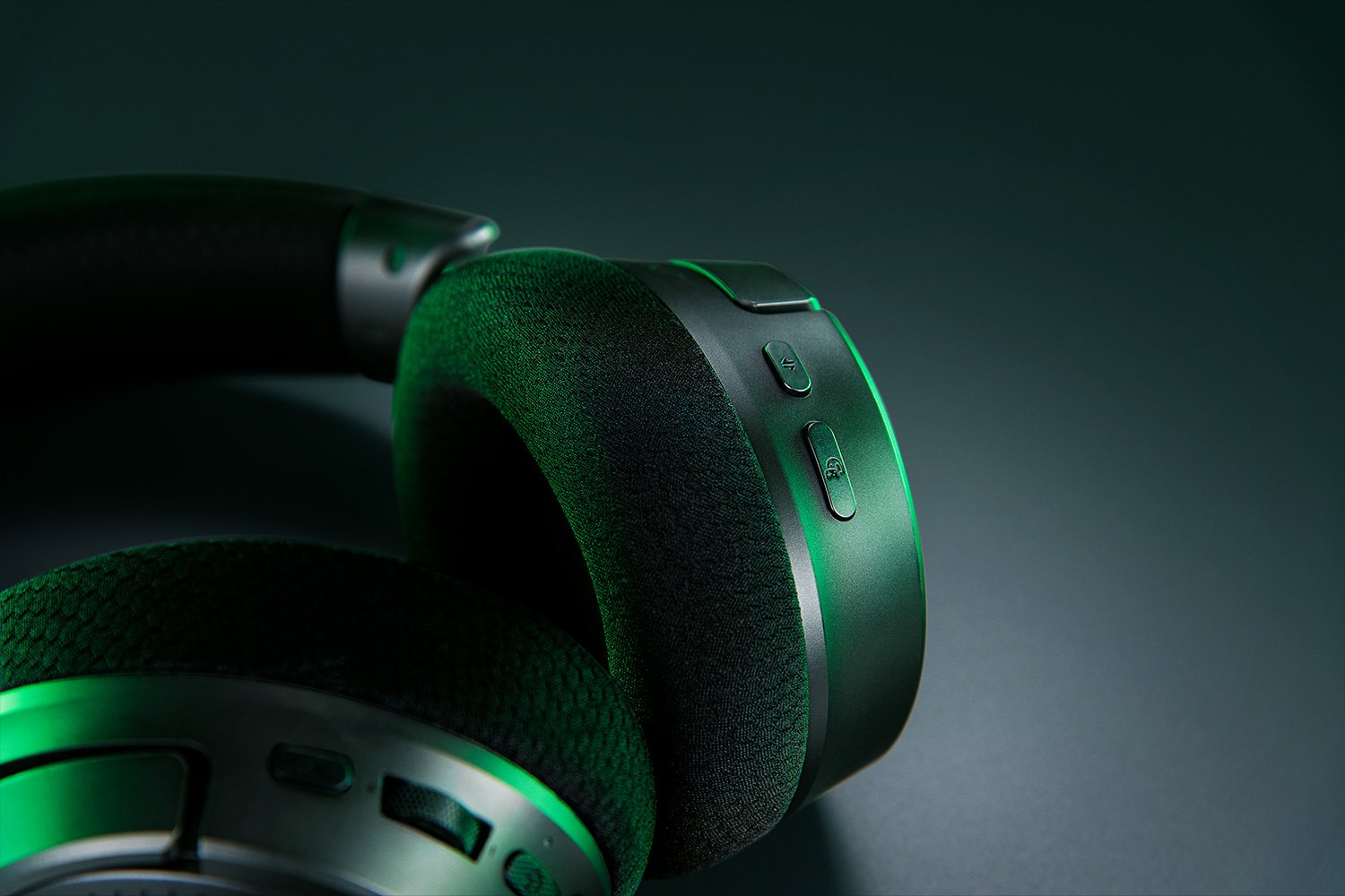 Представлена беспроводная игровая гарнитура Razer Kraken V4 