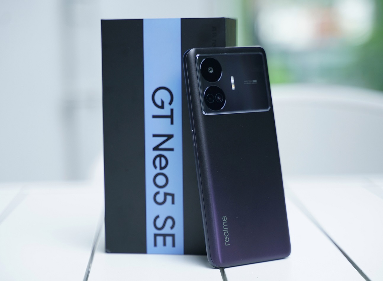 Realme GT Neo5 SE поступил в продажу