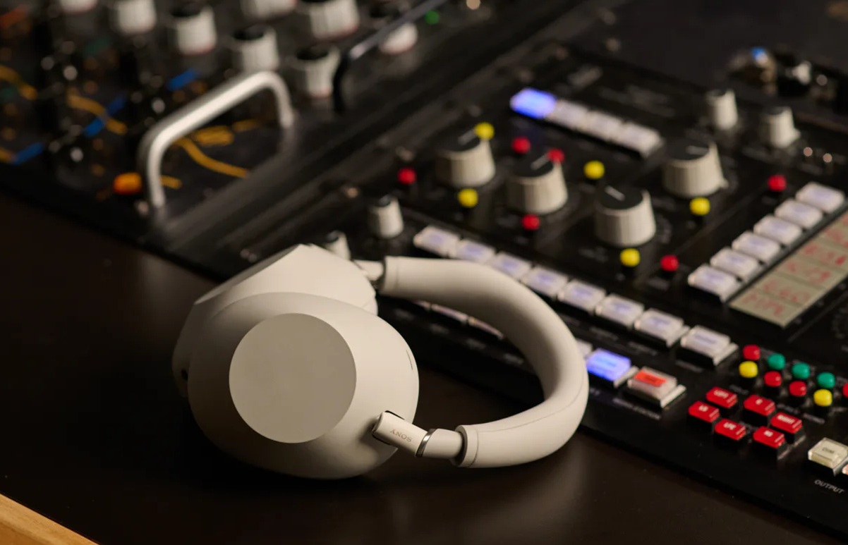 Беспроводные наушники Sony WH-1000XM6 с улучшенным шумоподавлением