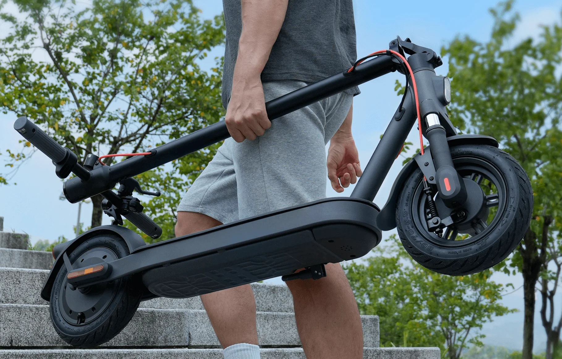 Xiaomi_Electric_Scooter_Elite_233702.jpg