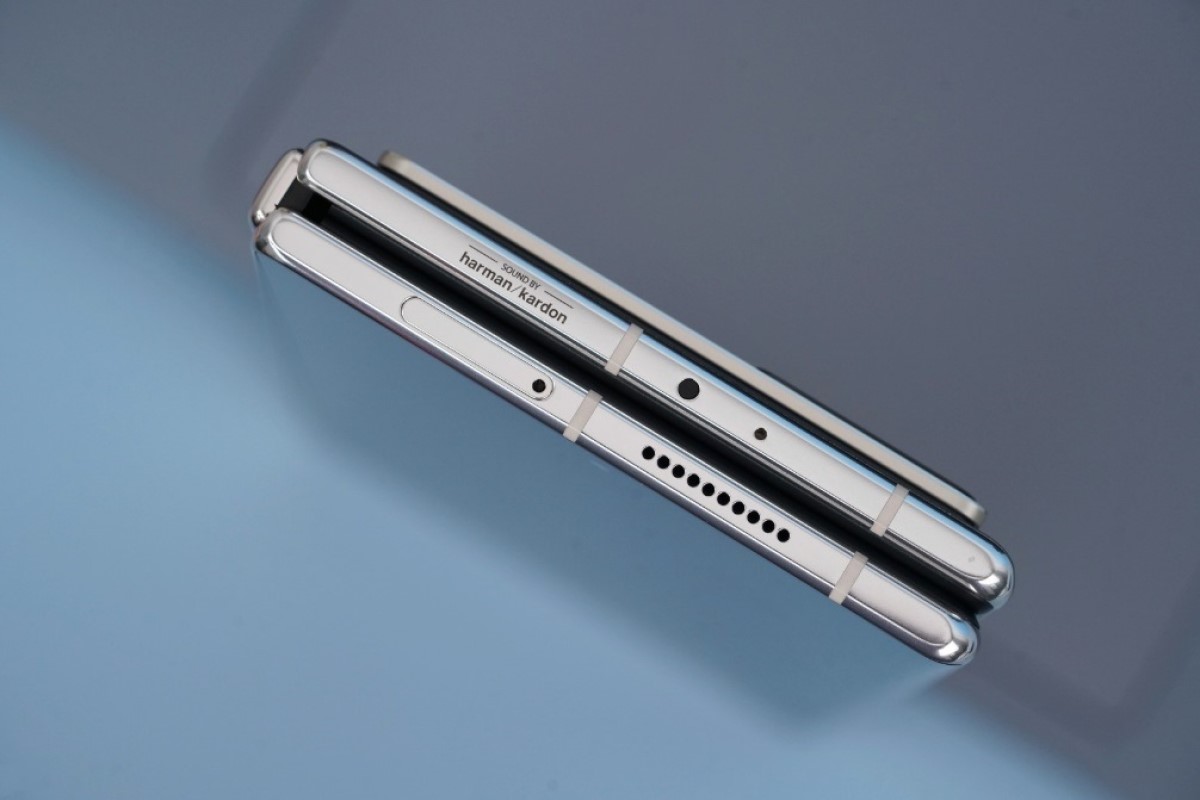 Xiaomi готовит тонкий и легкий складной смартфон с процессором Snapdragon 8 Gen 3