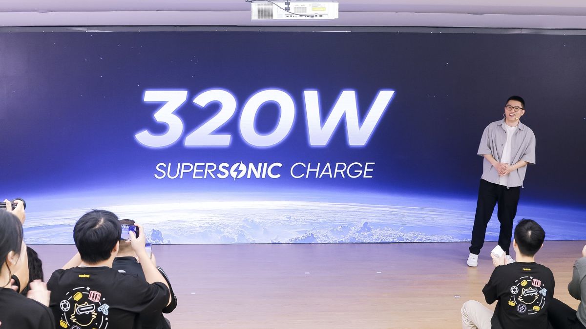 Realme представила зарядку SuperSonic мощностью 320 Вт